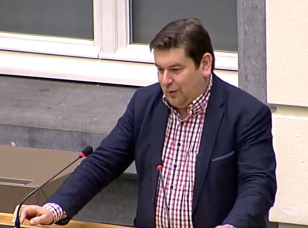 Geert Bourgeois pleit voor gedwongen gemeentefusies na 2019